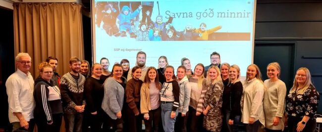 Mynd 1 – Evnisdagur við námsfrøðingalesandi